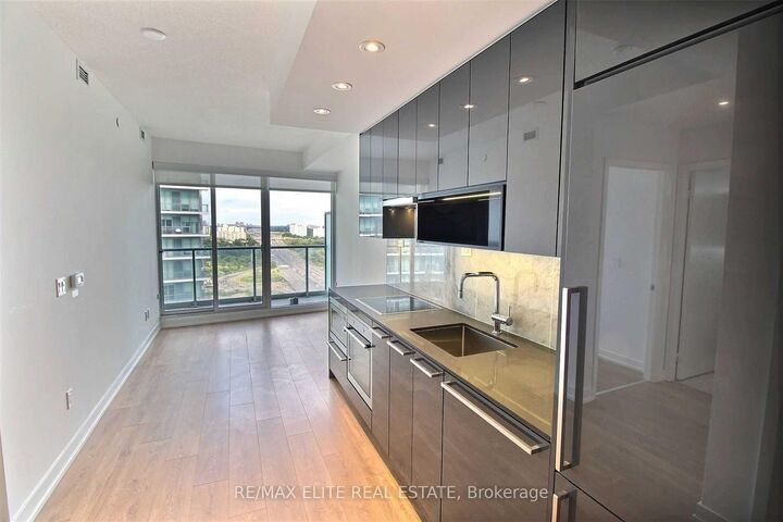 Property Photo:  115 McMahon Drive 3108  ON M2K 0E3 