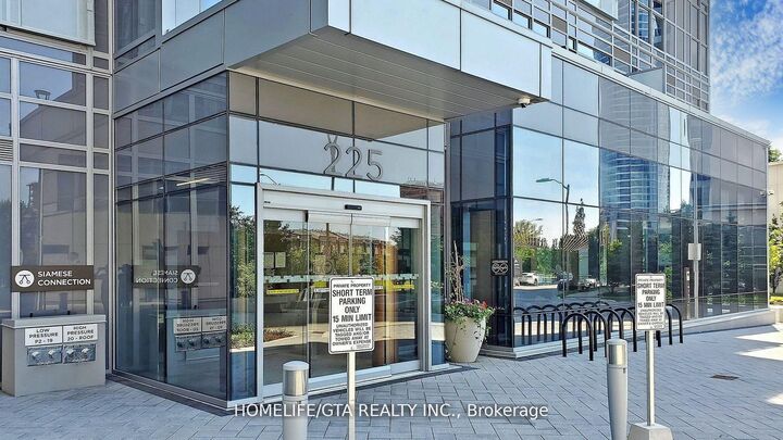 Property Photo:  225 Village Green Square 2202  ON M1S 0N4 