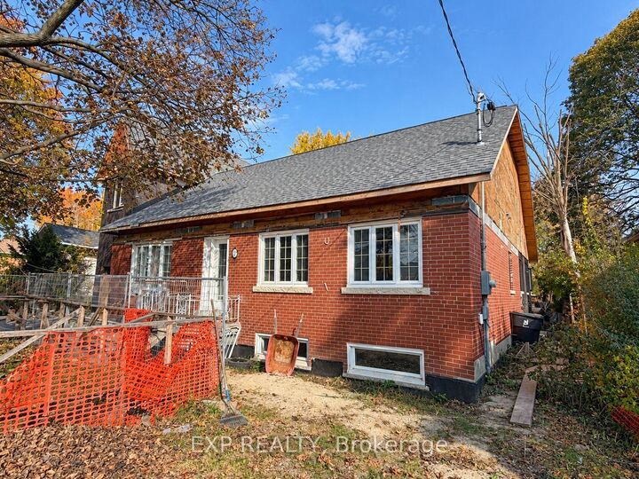 Property Photo: 17 Windsor Road ON M9R 3G2