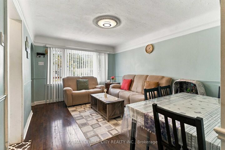 Property Photo:  360 Hale Street  ON N5W 1G4 