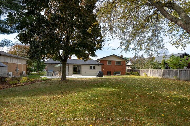 Property Photo:  351 Oak Avenue  ON N7G 3A9 