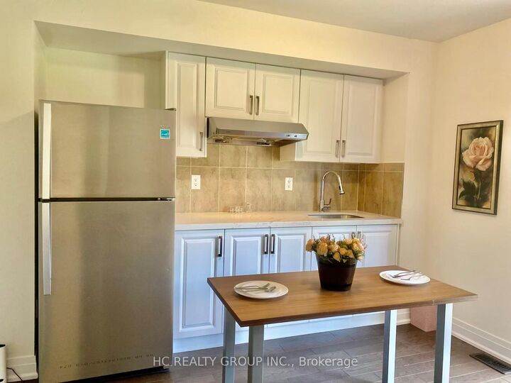 Property Photo:  2123 Royal Gala Circle Backyard Apt  ON L4Y 0H2 