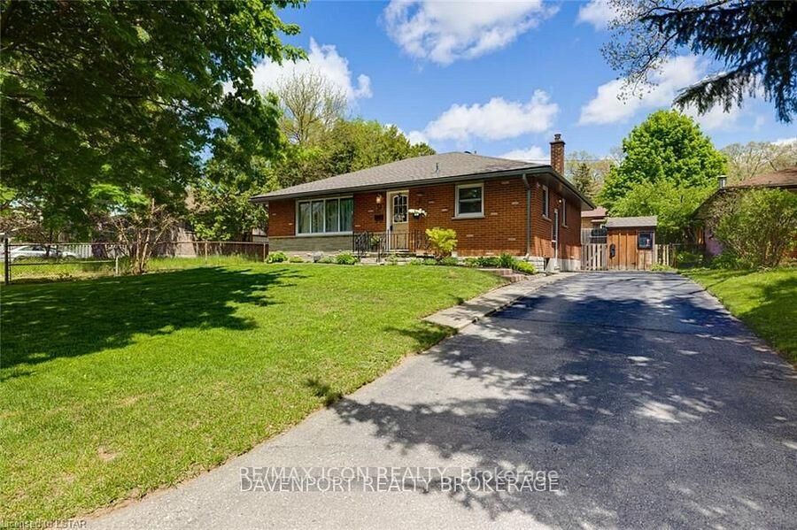 Property Photo: 58 Manitoulin Drive ON N5W 1M4