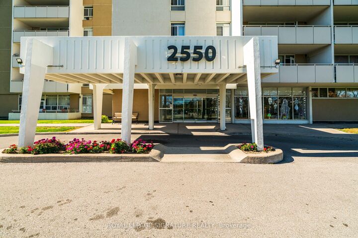 Property Photo:  2550 Pharmacy Avenue 812  ON M1W 1H9 