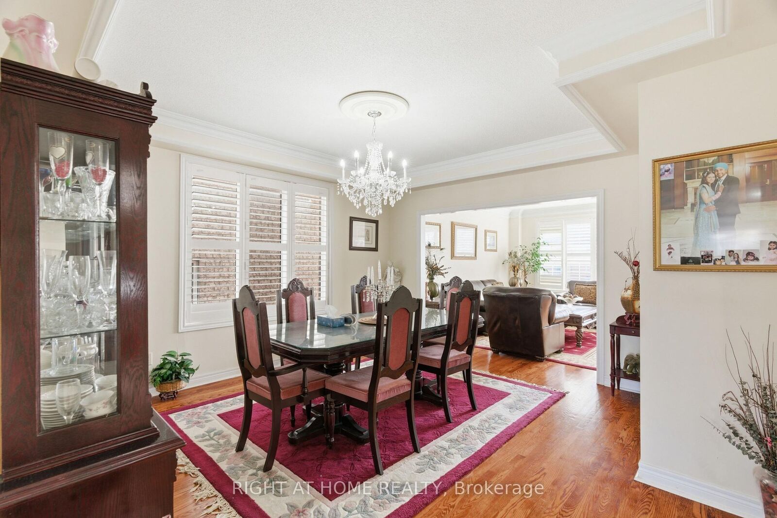 Property Photo:  284 Maple Leaf Drive  ON M6L 1P3 