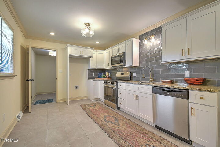 Property Photo:  200 West Chilhowie Avenue  TN 37604 
