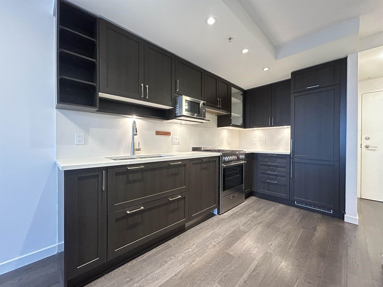 Property Photo: 5665 Boundary Road 2308 BC V5R 0E4
