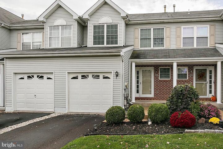 Property Photo: 89 Forrest Court PA 19468
