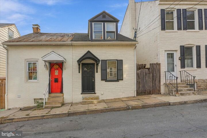 Property Photo: 622 Poplar Street PA 17603