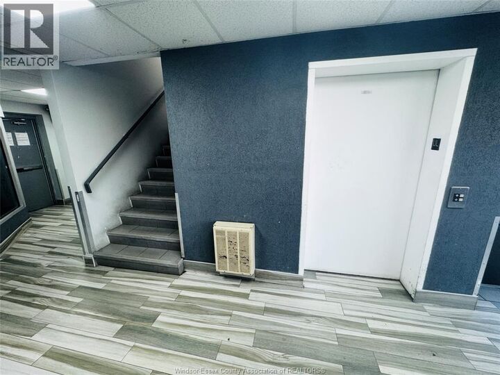 Property Photo:  225 Wyandotte Street West 201  ON N9A 5X1 