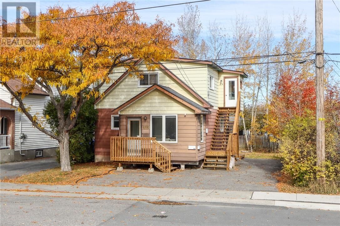 Property Photo:  418 Queen Street  ON P3B 2K6 