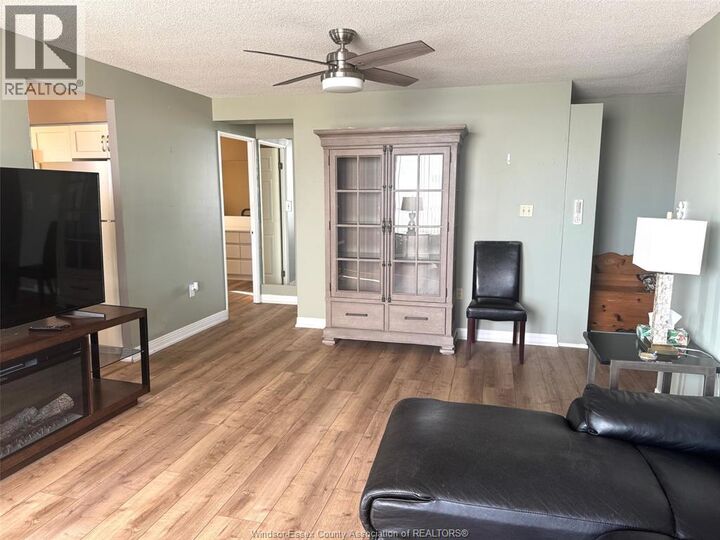 Property Photo:  75 Riverside Drive East 1609  ON N9A 7C4 