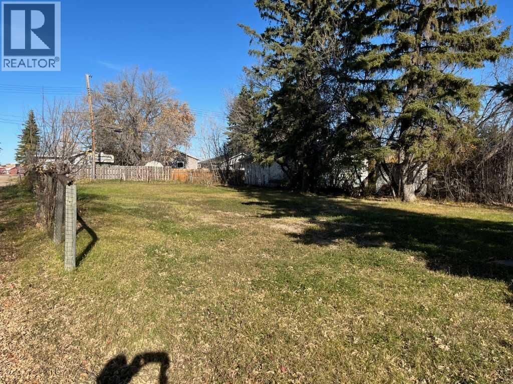 Property Photo: 4717 50 Street SK S9V 0M6