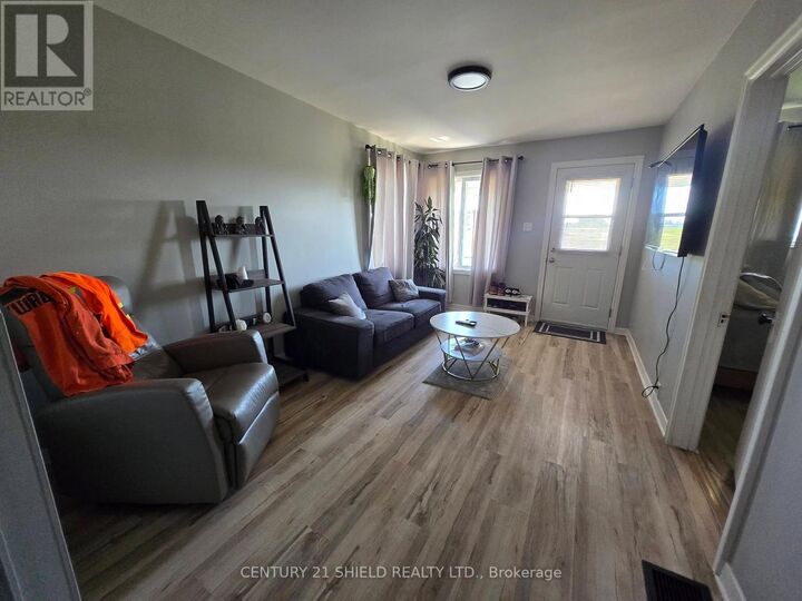 Property Photo:  48 Danis Street  ON K6H 5G2 