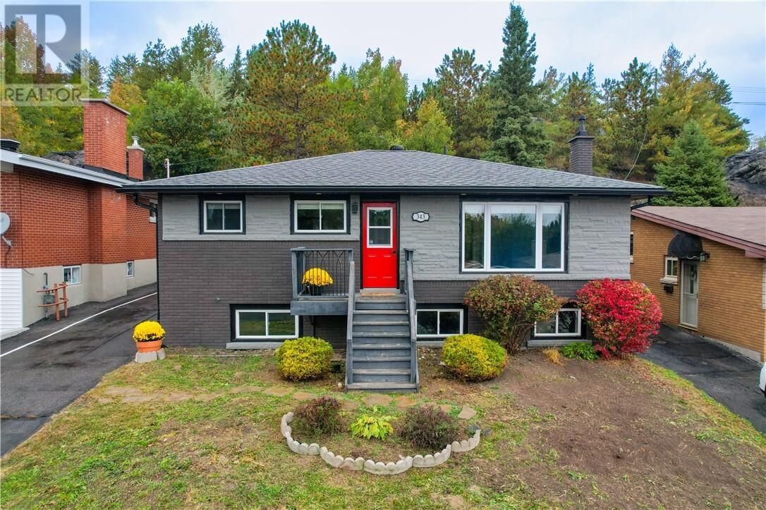 Property Photo: 343 Sandra Boulevard ON P3C 3K8