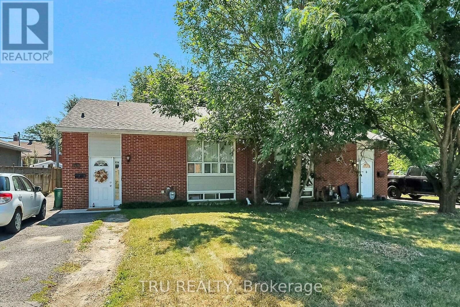Property Photo: 2428 Iris Street A ON K2C 1C6