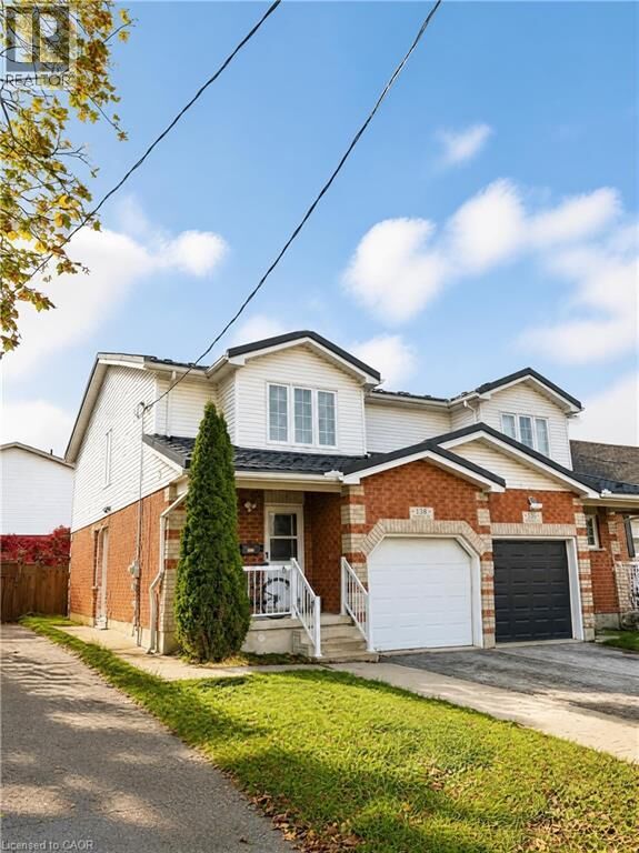 Property Photo:  138 Heiman Street Upper  ON N2M 3L9 