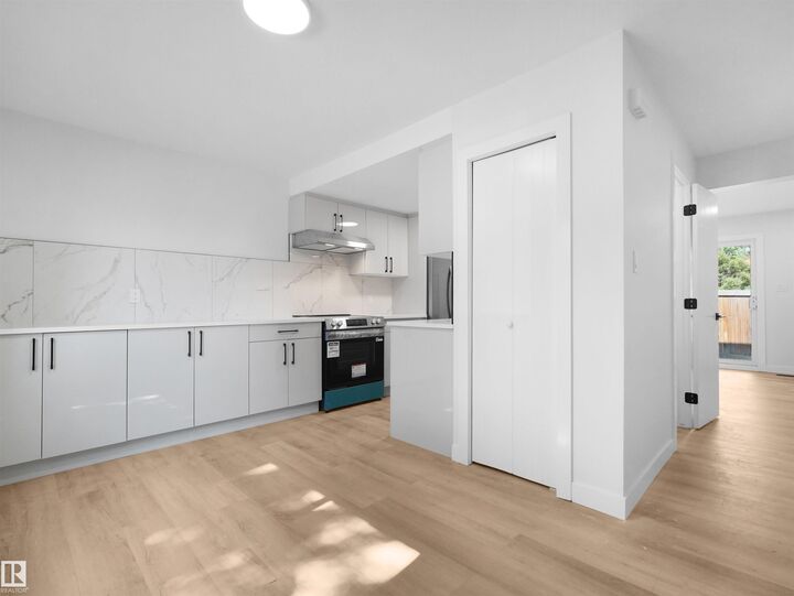 Property Photo: 126 Woodstock NW AB T5T 0H6