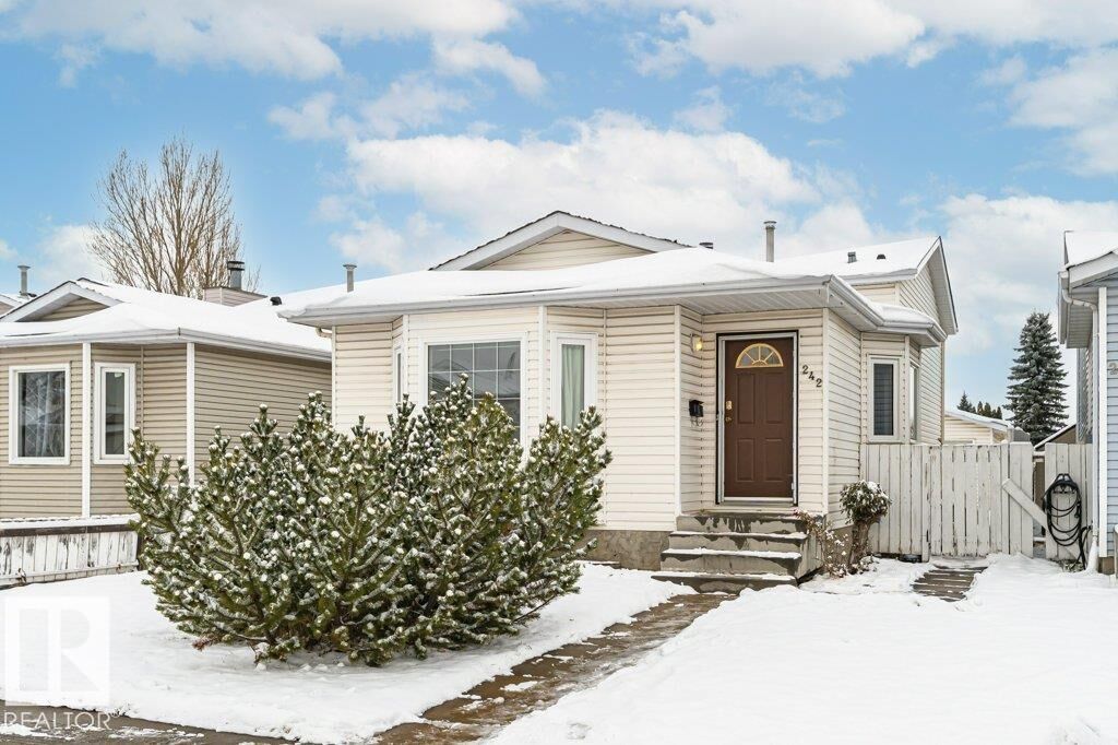 Property Photo:  242 Kirkwood Avenue NW  AB T6L 5A8 