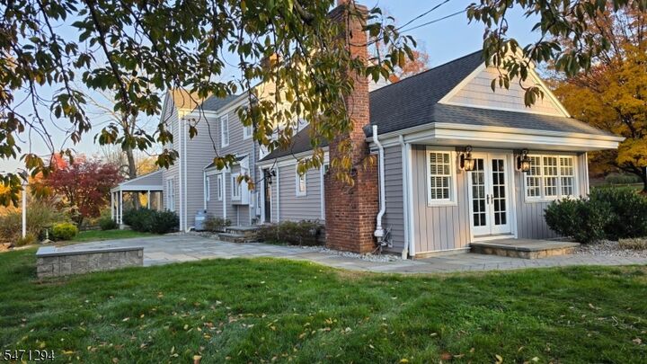 Property Photo:  5 Scarlet Oak Rd  NJ 07830 