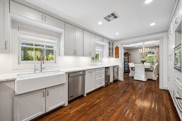 Property Photo:  2419 Avalon Place  TX 77019 