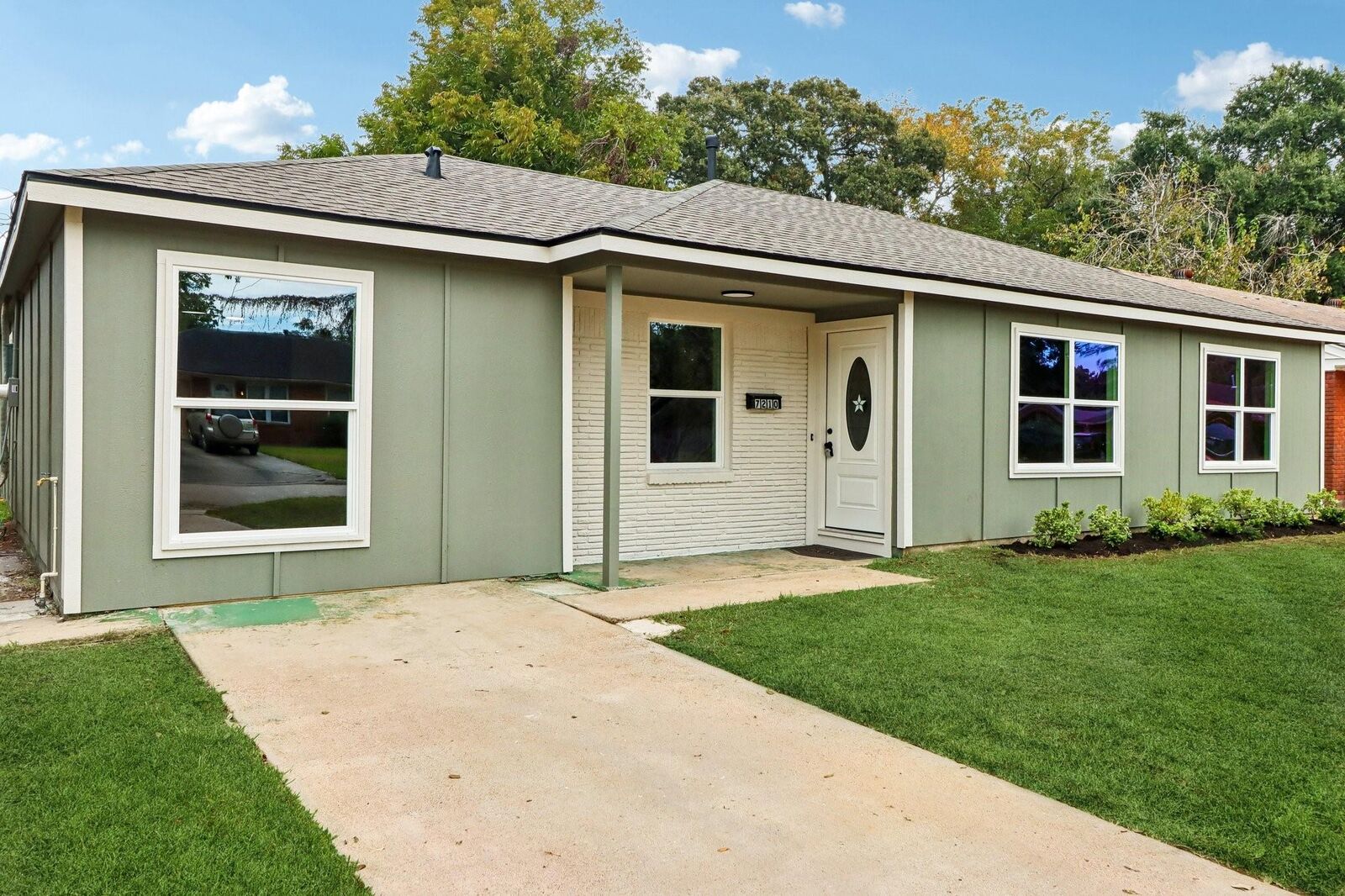 Property Photo:  7210 Canary Circle  TX 77591 