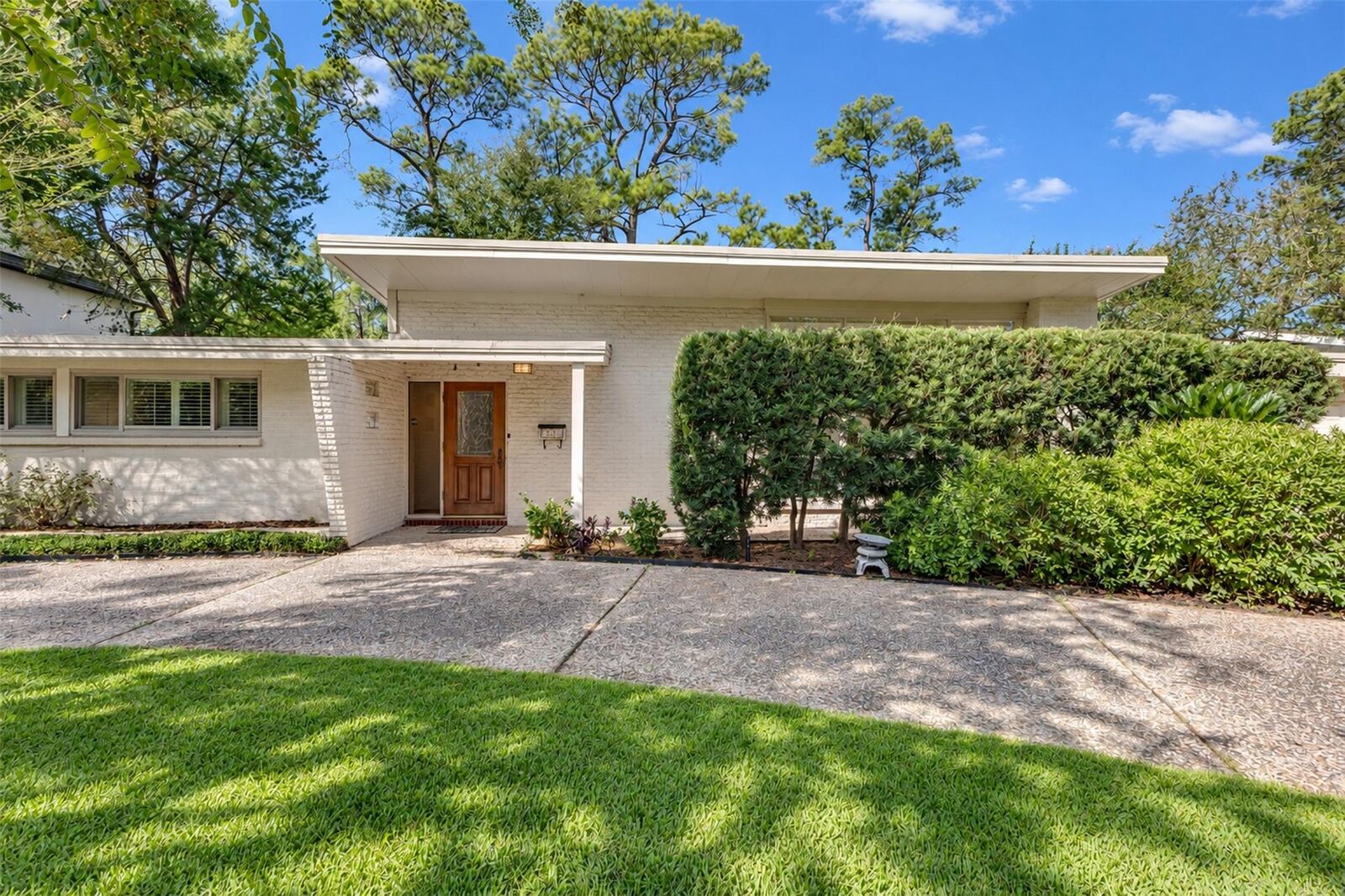 Property Photo: 513 Ripple Creek Drive TX 77024