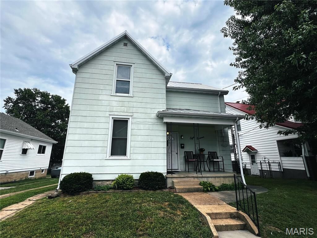 Property Photo:  811 Roberts Street  MO 63090 