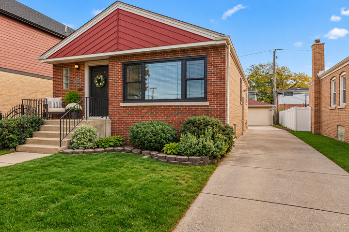 Property Photo: 10241 S Albany Avenue IL 60655