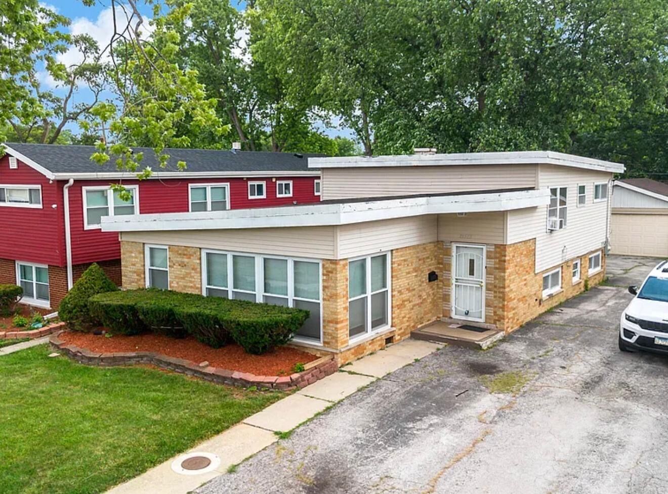 Property Photo:  15513 Dobson Avenue  IL 60419 