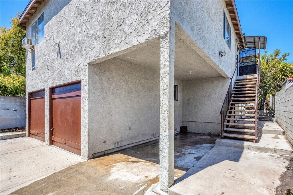 Property Photo:  545 W Santa Cruz Street W  CA 90731 