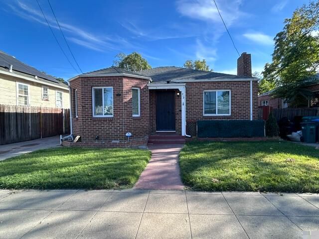 Property Photo: 414 E Pine Street CA 95204