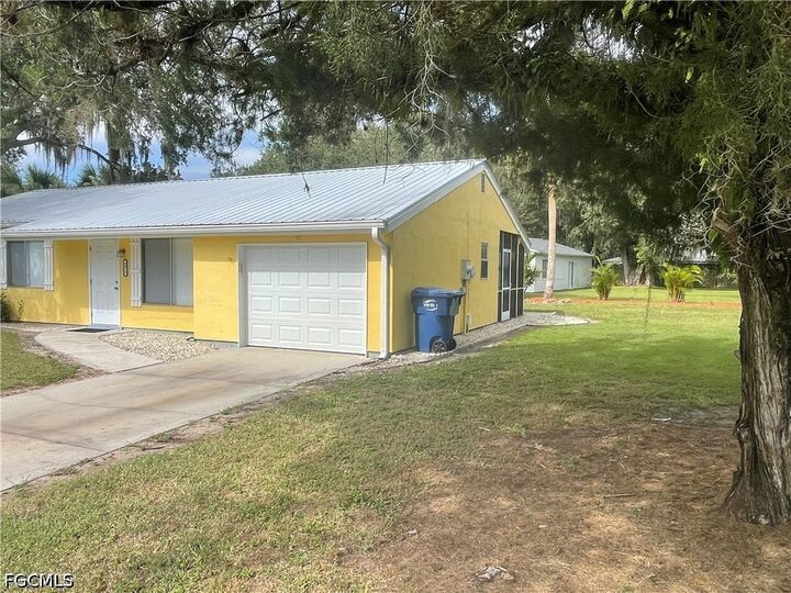 Property Photo: 4015 Rainbow Circle FL 33935