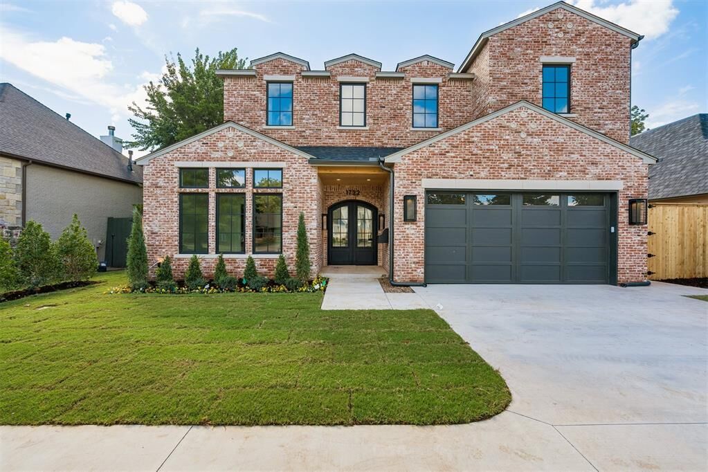 Property Photo:  1722 Huntington Avenue  OK 73116 