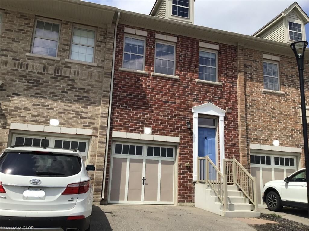 Property Photo: 32 Prince Albert Boulevard ON N2H 5V6