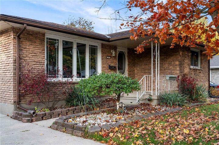 Property Photo:  9 Grenada Drive  ON N3Y 4N7 