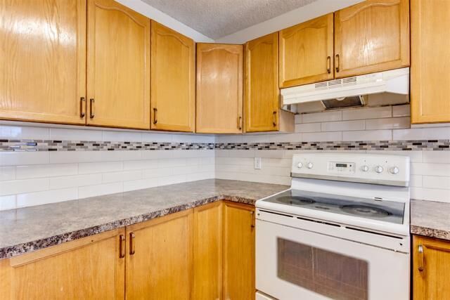 Property Photo:  40 Mt Lorette Close SE  AB T2Z 2L6 