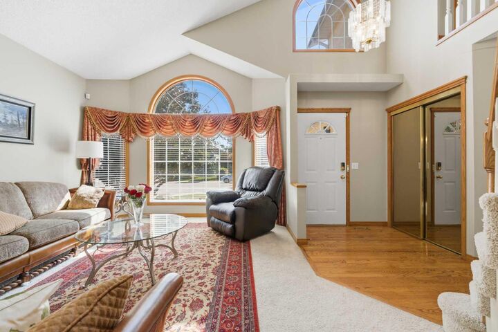 Property Photo:  71 Woodpark Close SW  AB T2W 6G9 