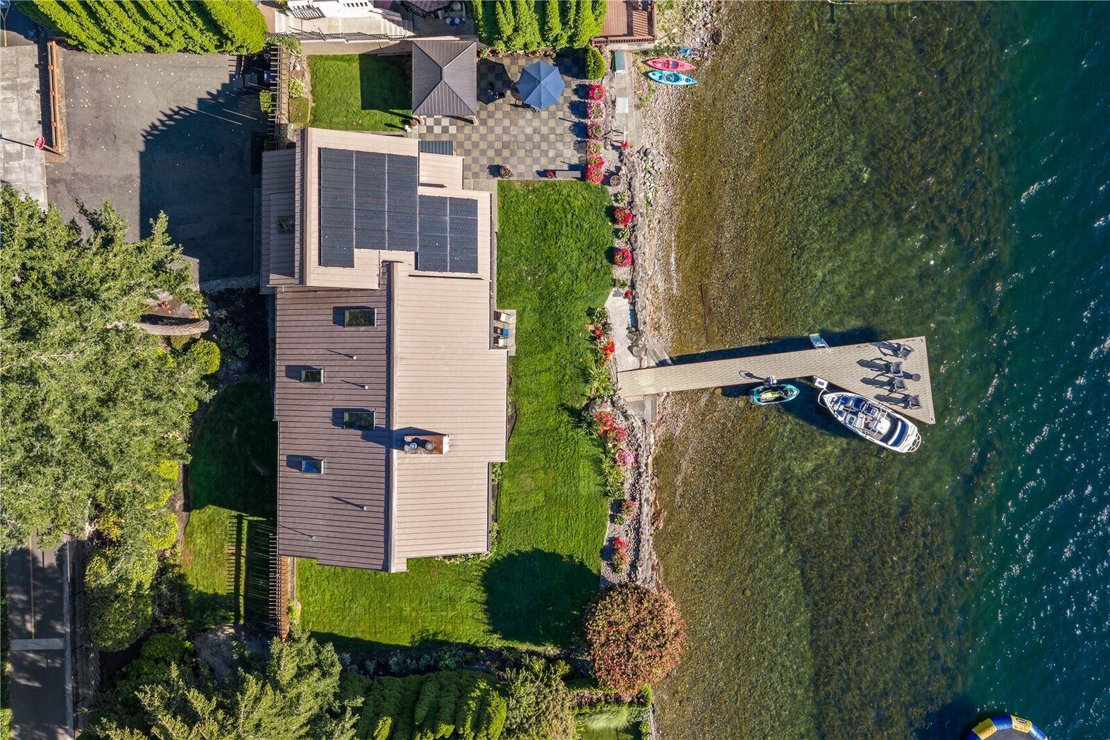Property Photo: 2825 E Lake Sammamish Parkway NE WA 98074