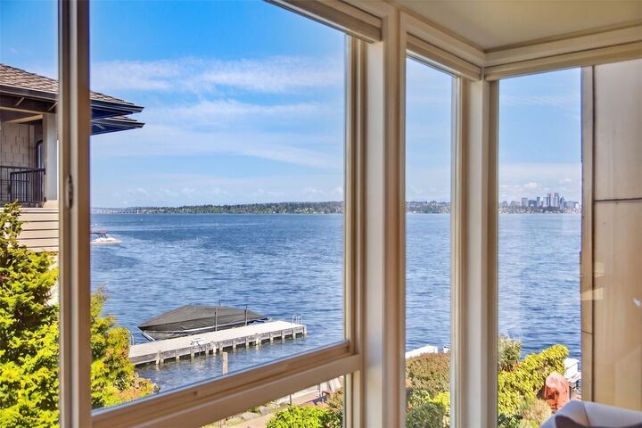 Property Photo:  510  Lakeside Avenue S 6  WA 98144 