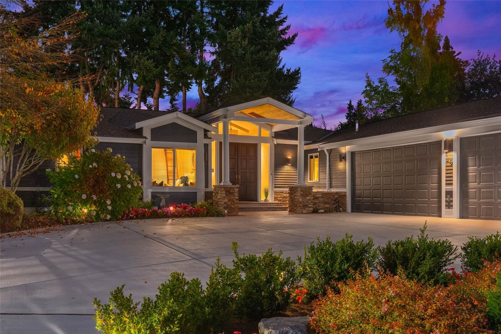 Property Photo: 24 Skagit Key WA 98006