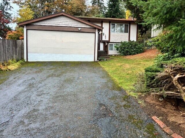 Property Photo: 1607 NE 189th Street WA 98155