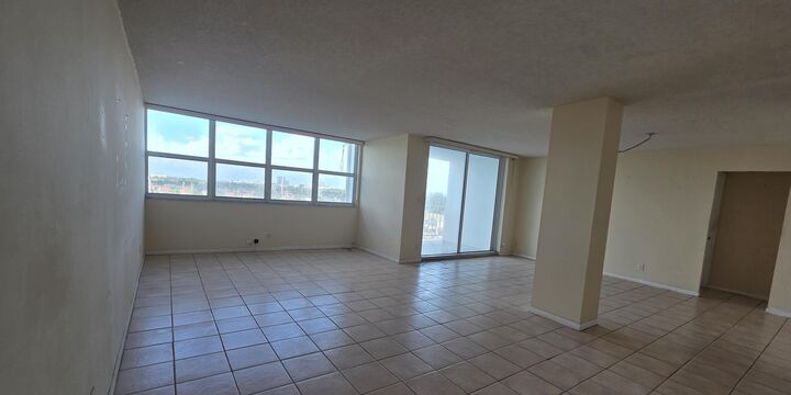 Property Photo:  1410 S Ocean Drive 804  FL 33019 