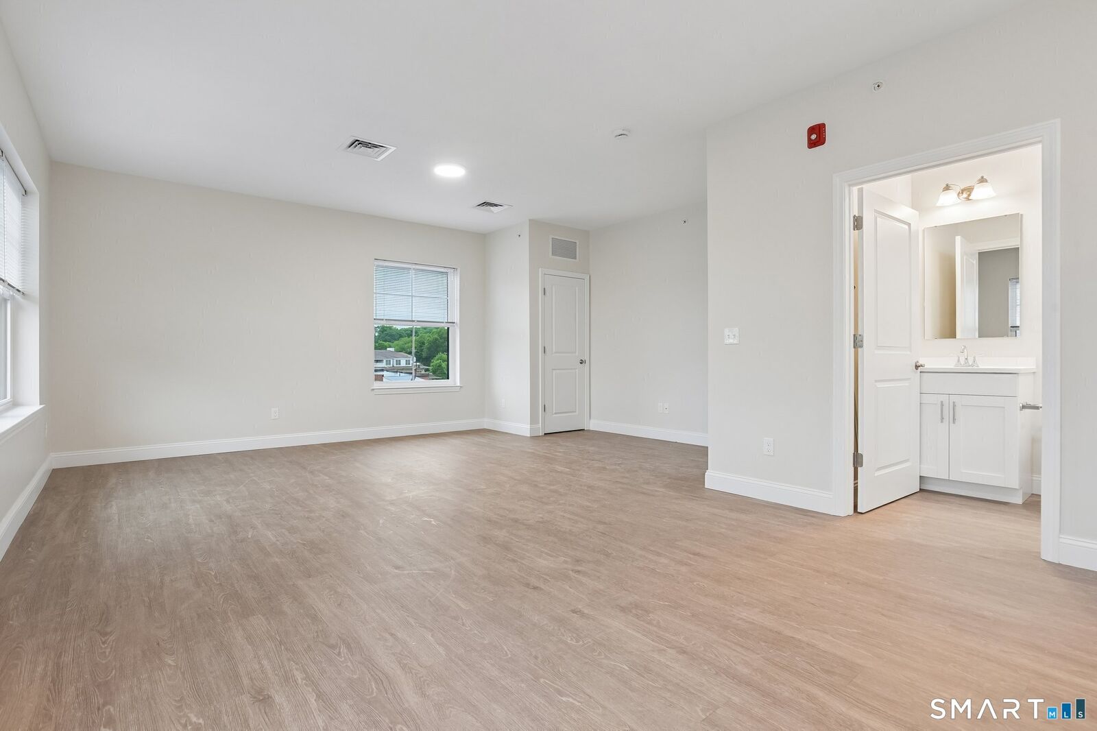 Property Photo:  55 Steele Boulevard 316  CT 06037 