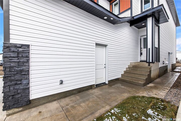 Property Photo:  807 Brighton Boulevard  SK S7V 1X8 