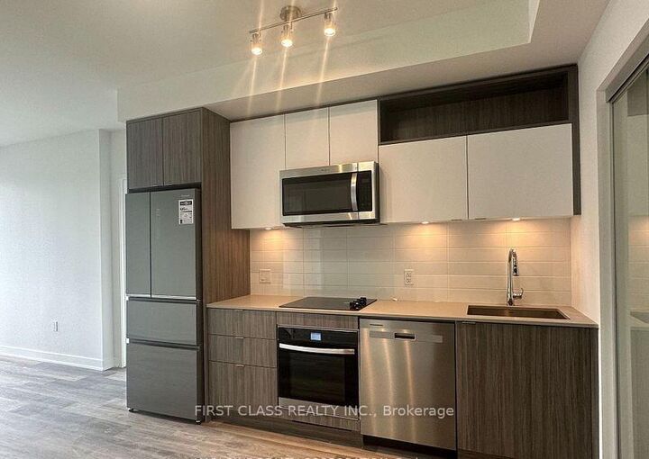 Property Photo: 135 Lower Sherbourne Street W 2829 ON M5A 1Y4