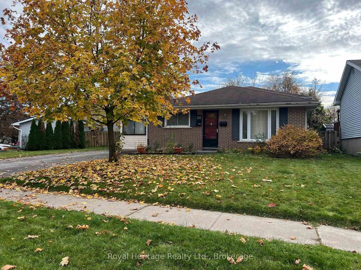 Property Photo:  20 Ireland Drive  ON K8V 5X3 