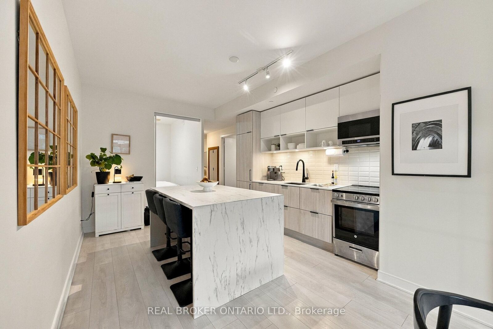 Property Photo:  35 Rolling Mills Road S353  ON M5A 0V6 