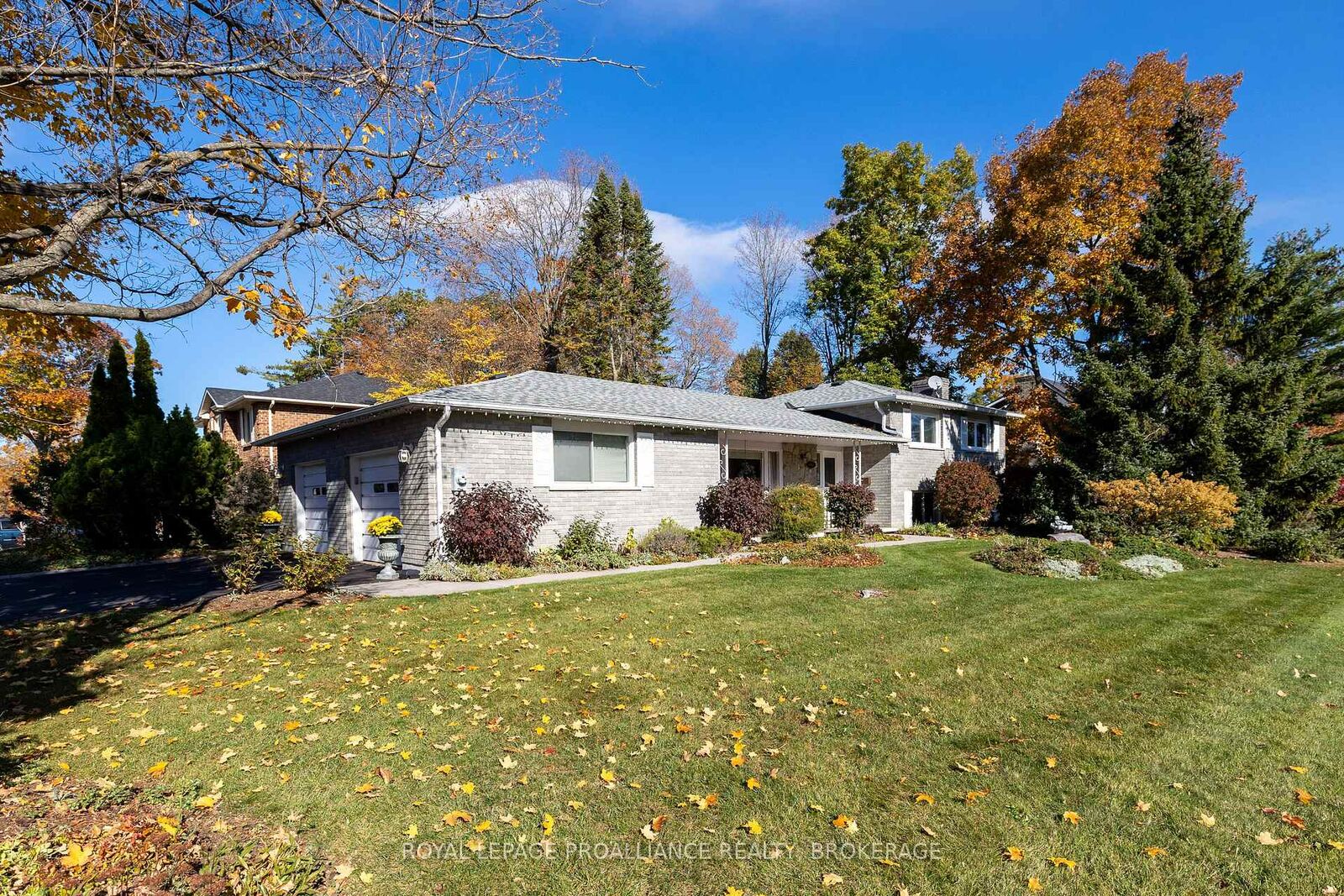 Property Photo:  1448 Tamarac Street  ON K7M 7L5 