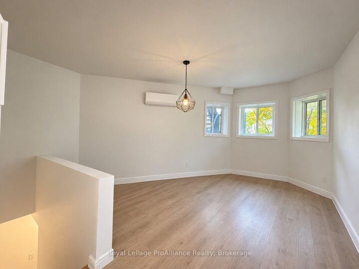 Property Photo:  380 Park Street N 1  ON K9H 4P8 